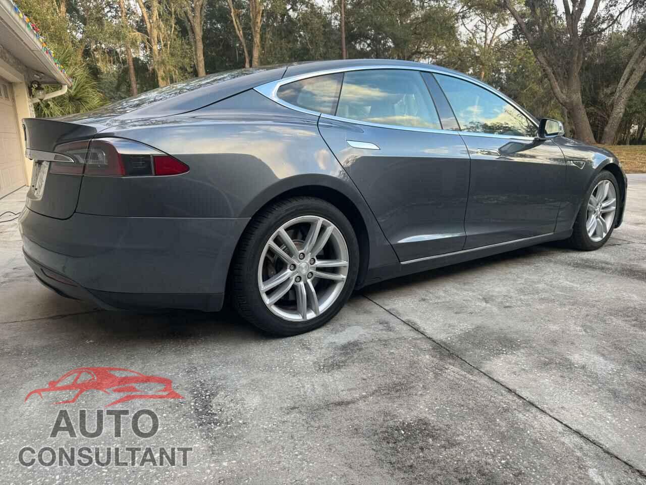 TESLA MODEL S 2013 - 5YJSA1AC6DFP10886