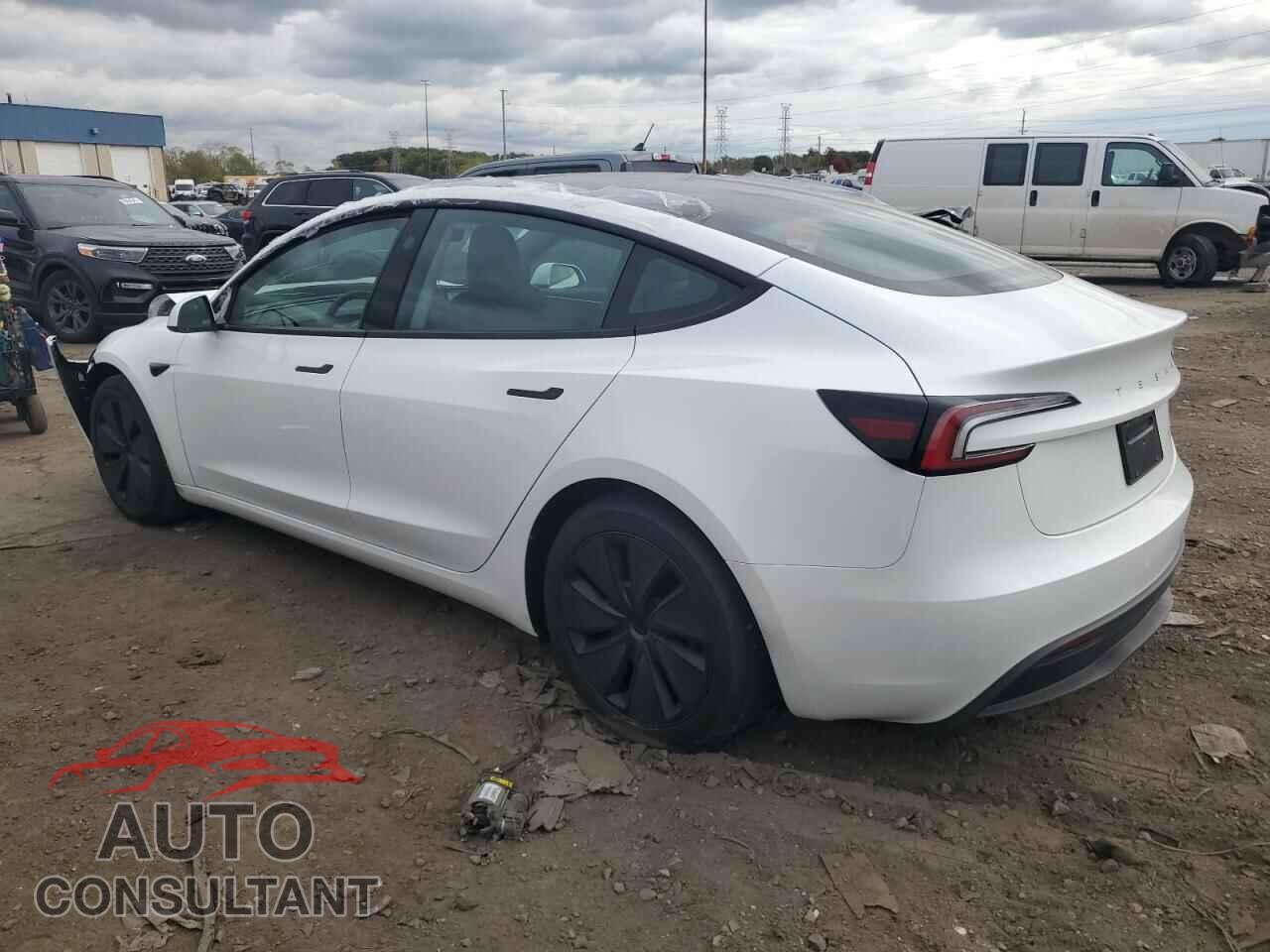 TESLA MODEL 3 2025 - 5YJ3E1EB2SF010242