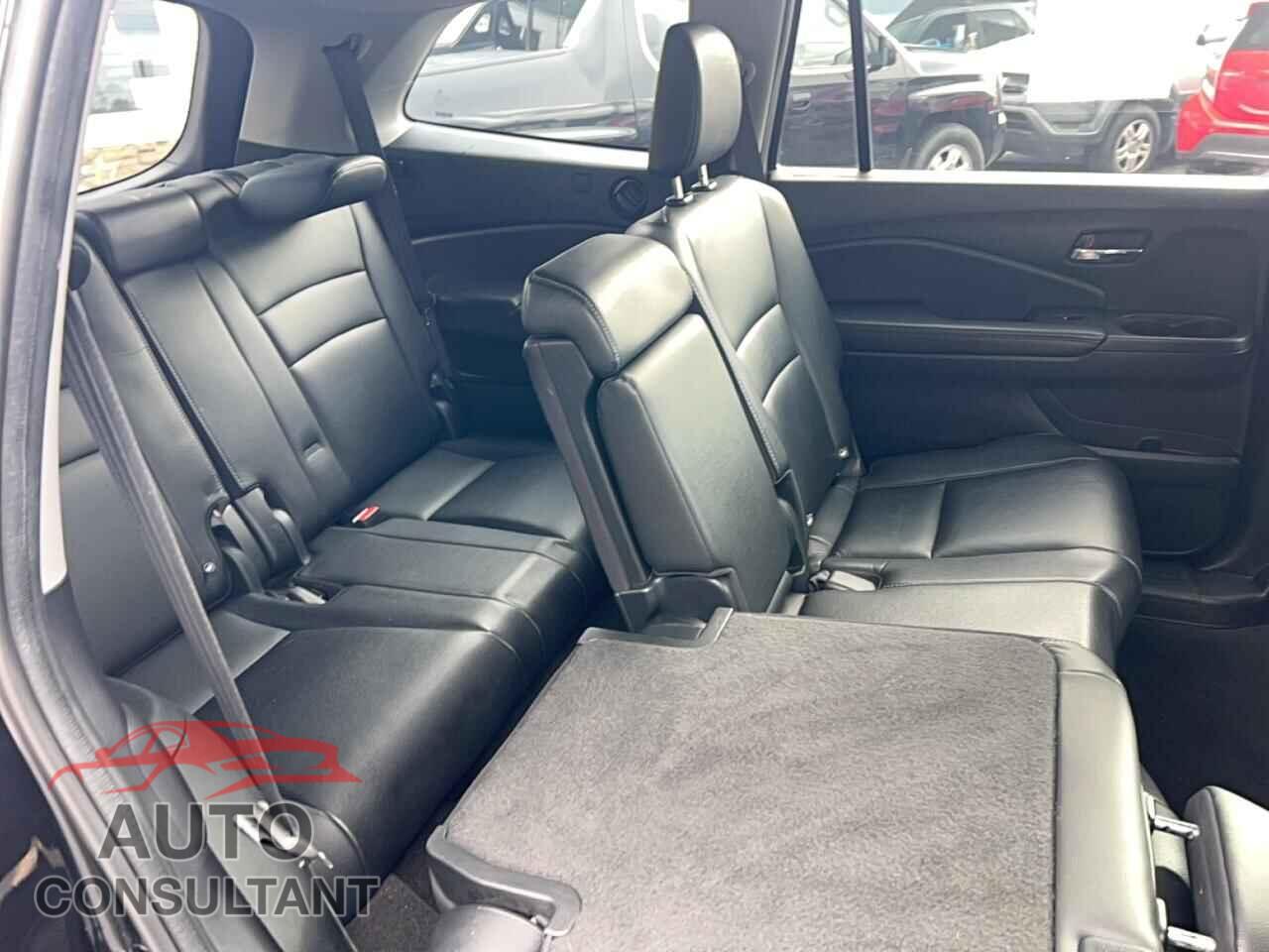 HONDA PILOT 2017 - 5FNYF6H55HB062124
