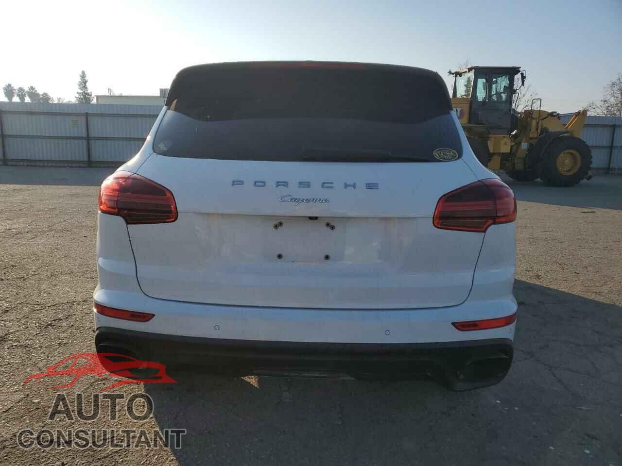 PORSCHE CAYENNE 2015 - WP1AF2A26FLA30379