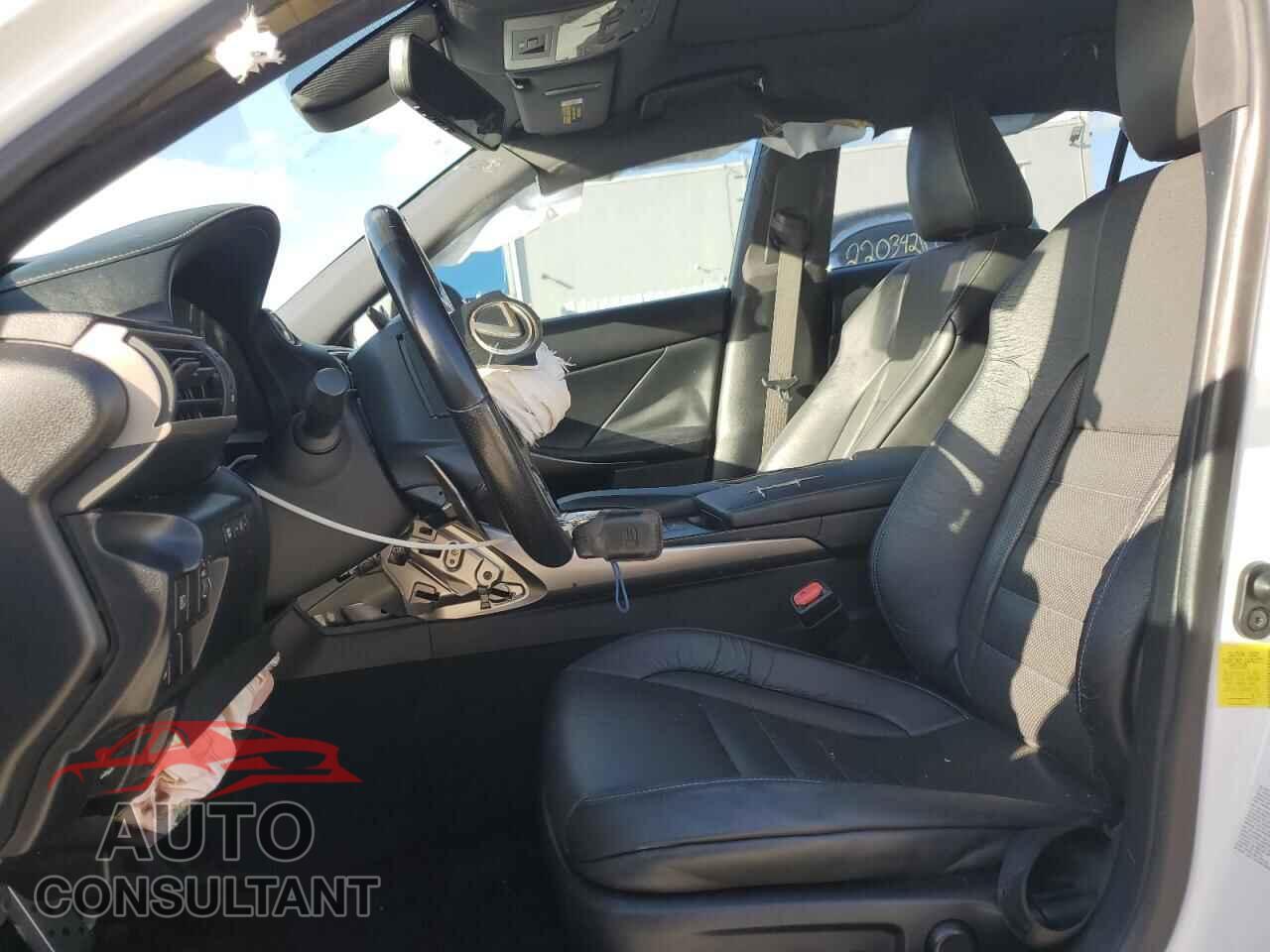 LEXUS IS 2017 - JTHBA1D25H5039879