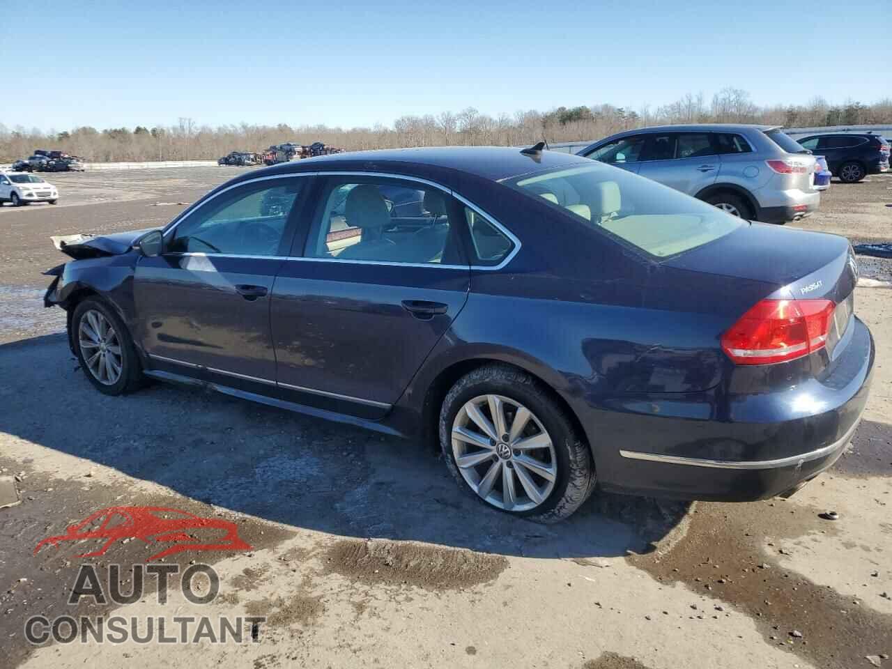 VOLKSWAGEN PASSAT 2012 - 1VWCH7A33CC032304