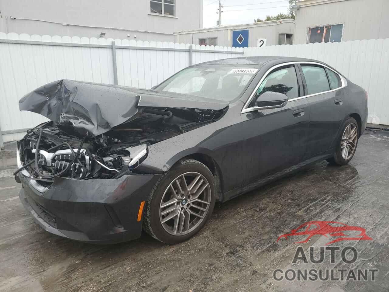 BMW 5 SERIES 2024 - WBA53FJ06RCR51830