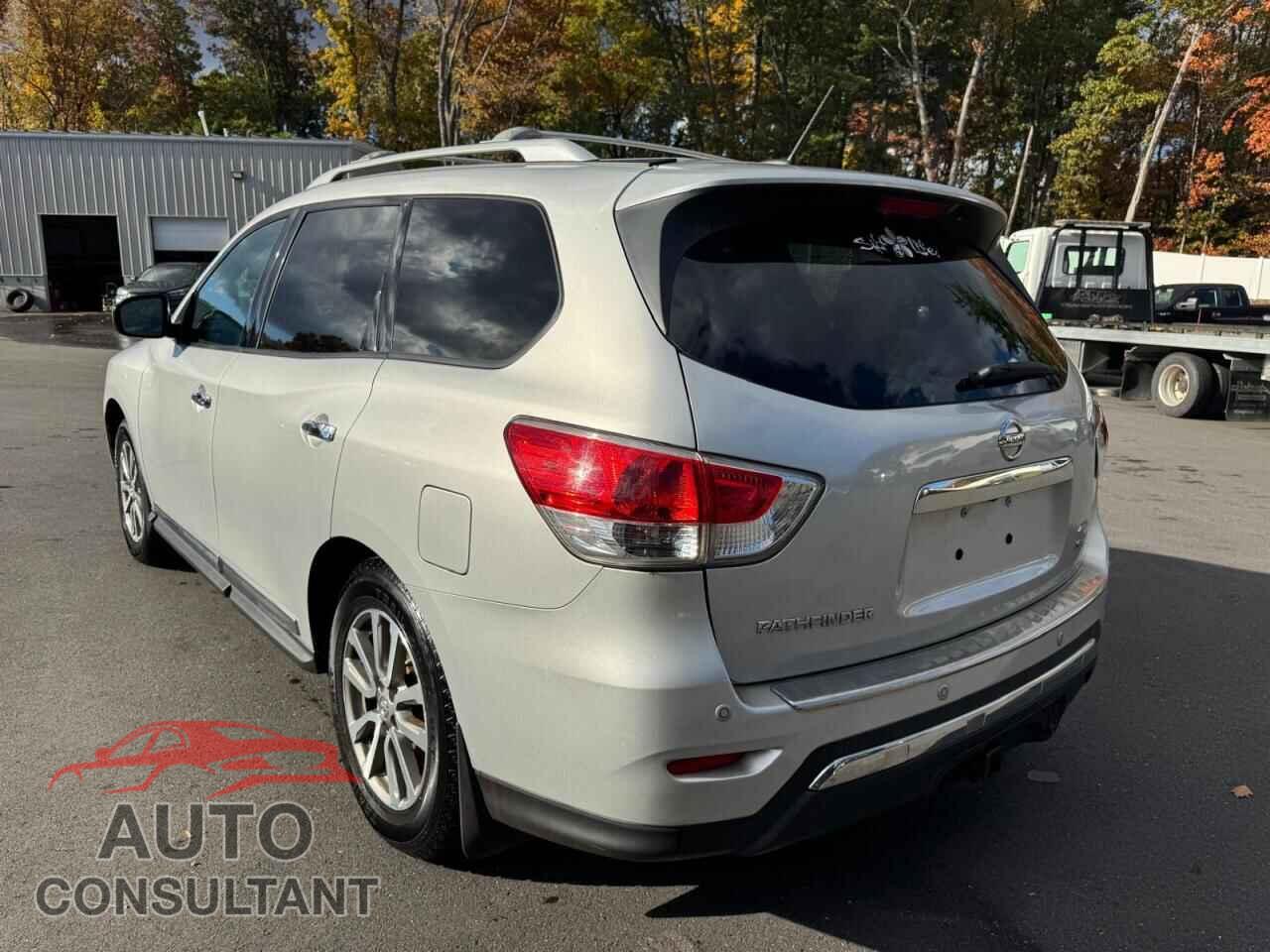NISSAN PATHFINDER 2016 - 5N1AR2MM4GC602830