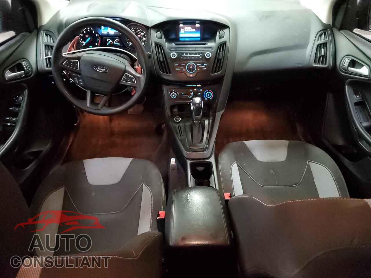 FORD FOCUS 2015 - 1FADP3K21FL209659
