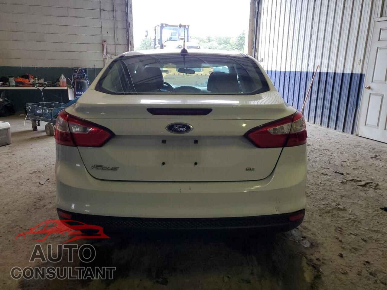 FORD FOCUS 2014 - 1FADP3F26EL152402