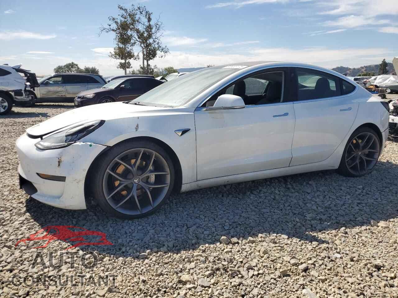 TESLA MODEL 3 2018 - 5YJ3E1EA0JF008334