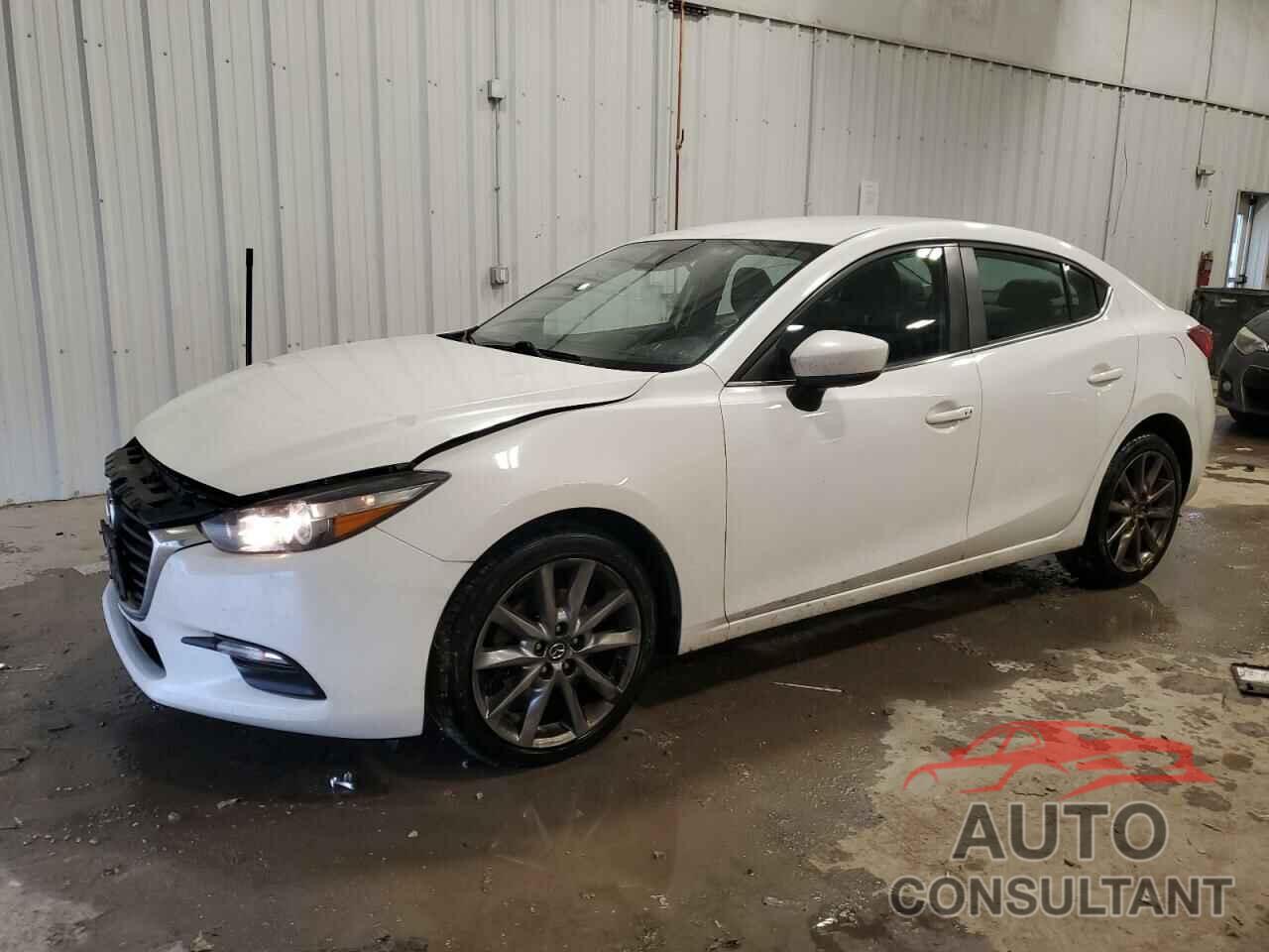 MAZDA 3 2018 - 3MZBN1V38JM210392