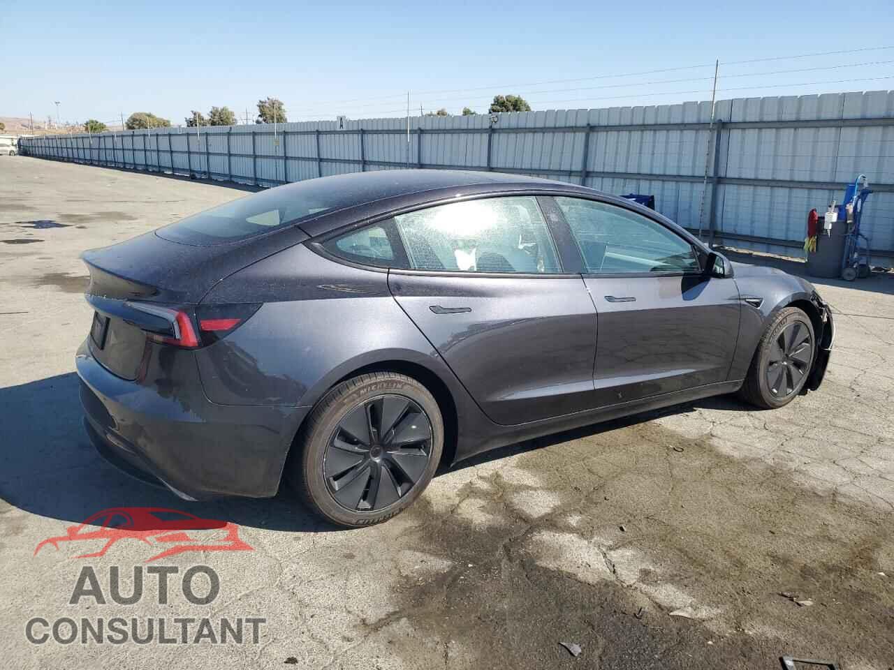 TESLA MODEL 3 2024 - 5YJ3E1EA2RF800898