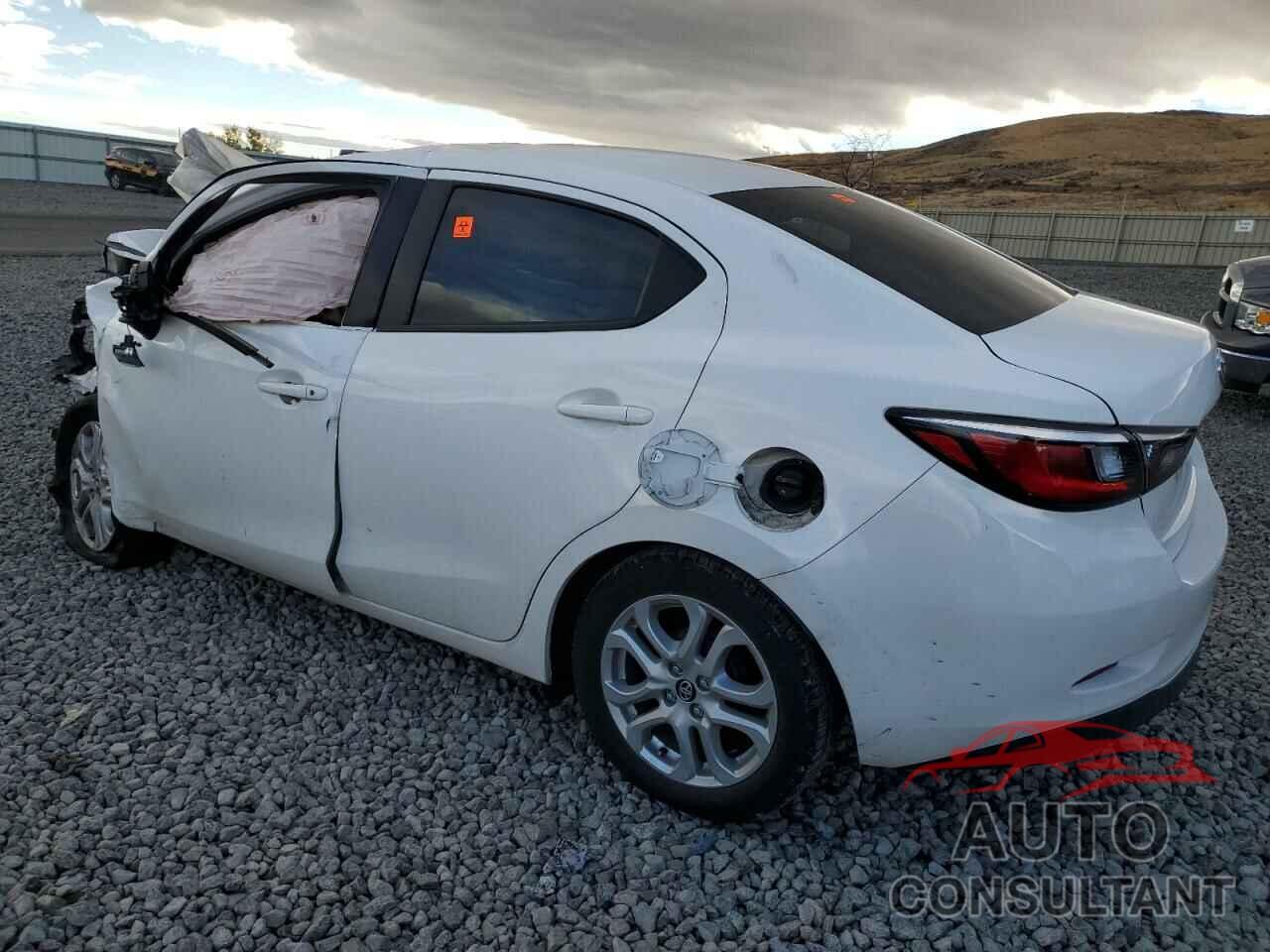 TOYOTA YARIS 2018 - 3MYDLBYV4JY326977