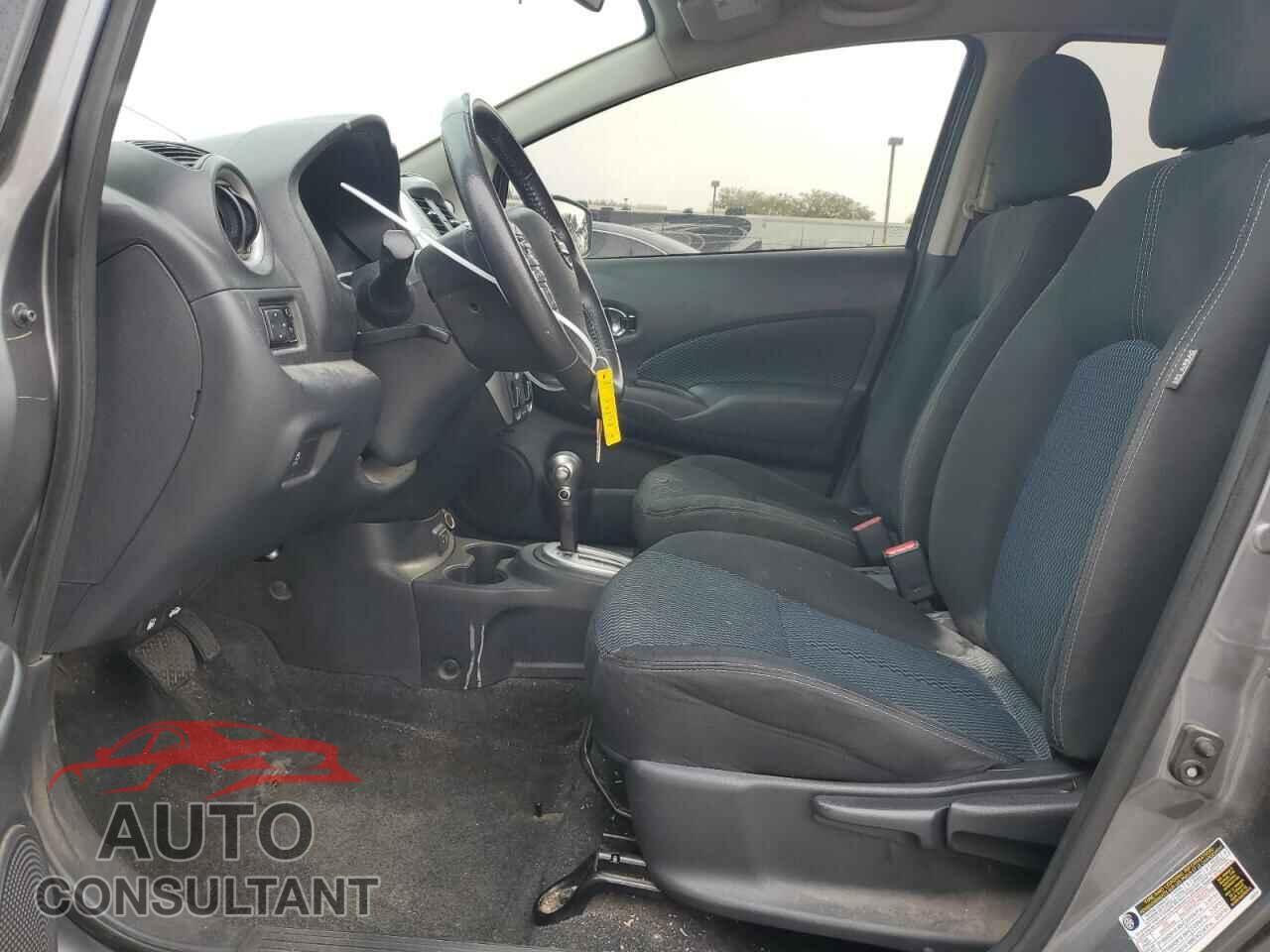 NISSAN VERSA 2019 - 3N1CE2CP3KL353893