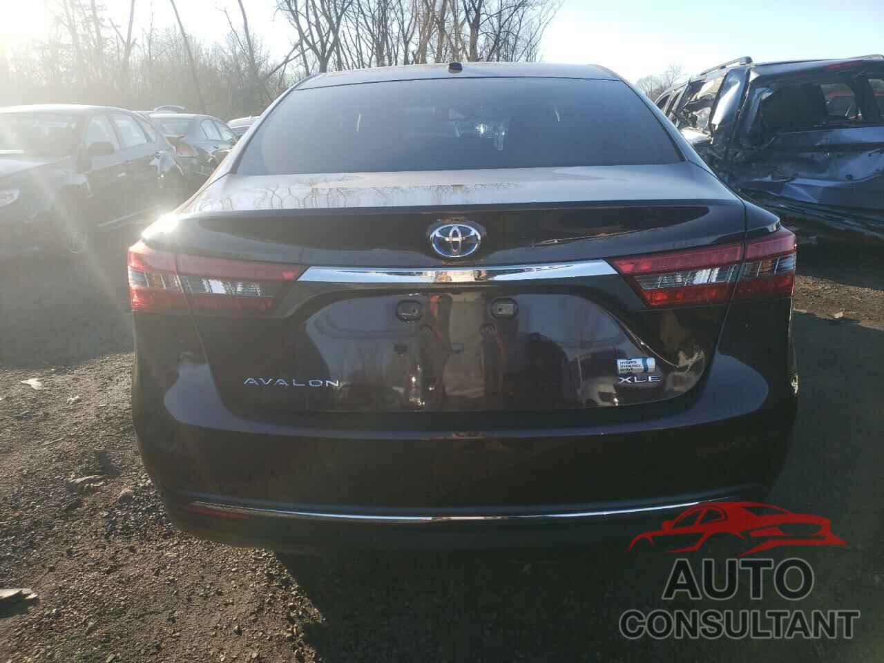 TOYOTA AVALON 2018 - 4T1BD1EB0JU063862