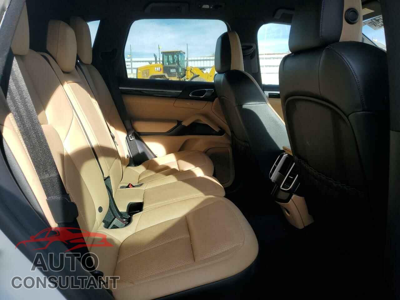 PORSCHE CAYENNE 2017 - WP1AA2A21HKA90822