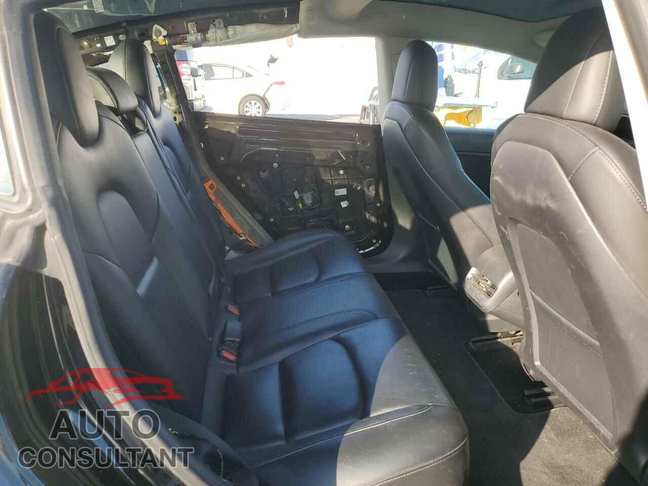 TESLA MODEL 3 2018 - 5YJ3E1EA9JF172603