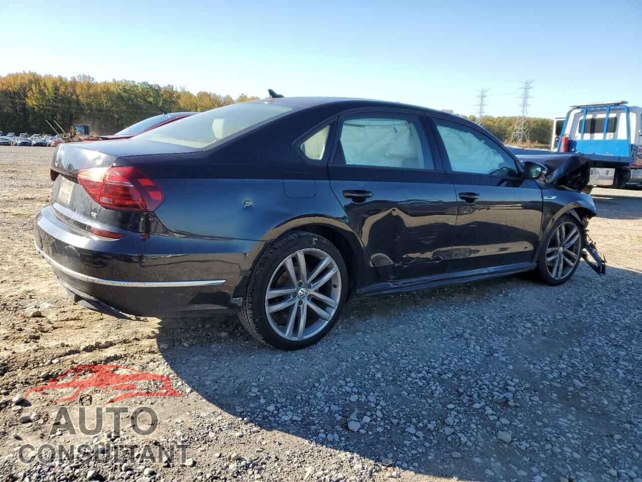 VOLKSWAGEN PASSAT 2018 - 1VWAA7A39JC018531