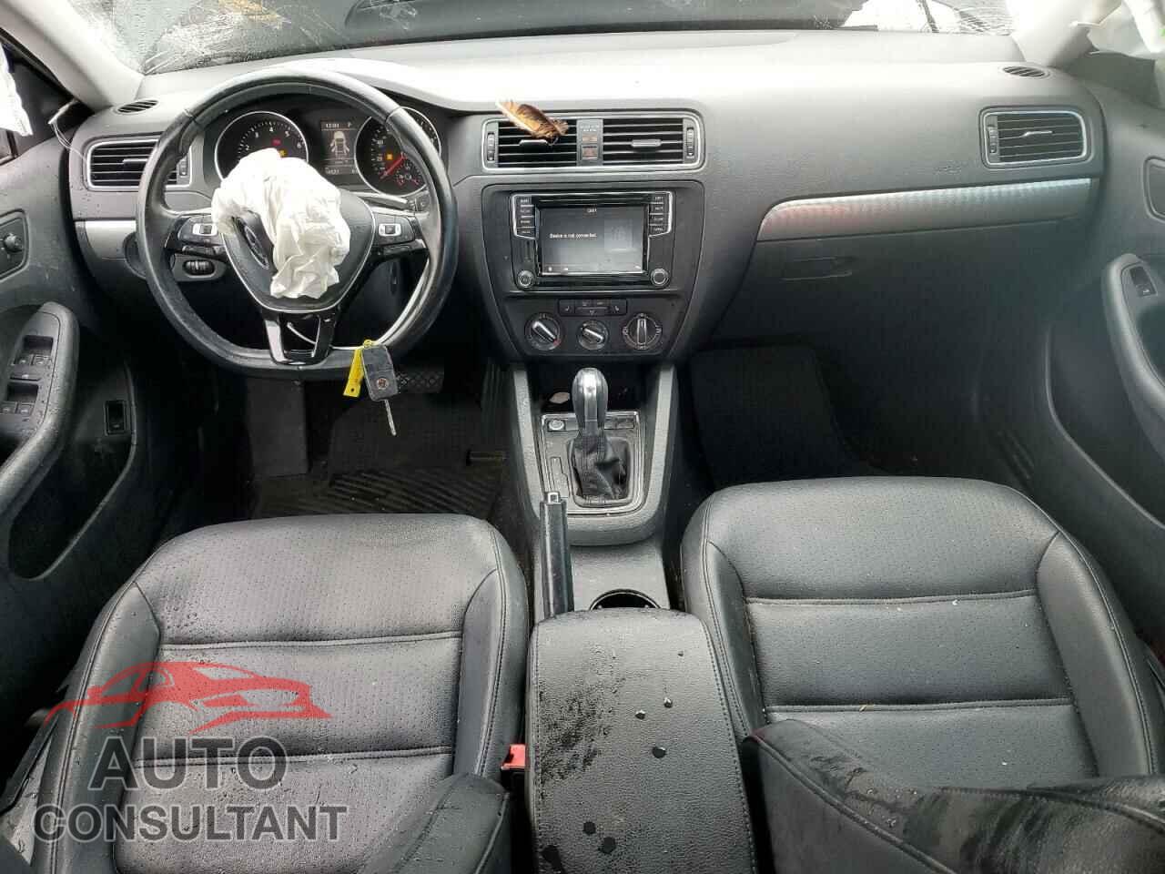 VOLKSWAGEN JETTA 2017 - 3VWDB7AJ3HM402029