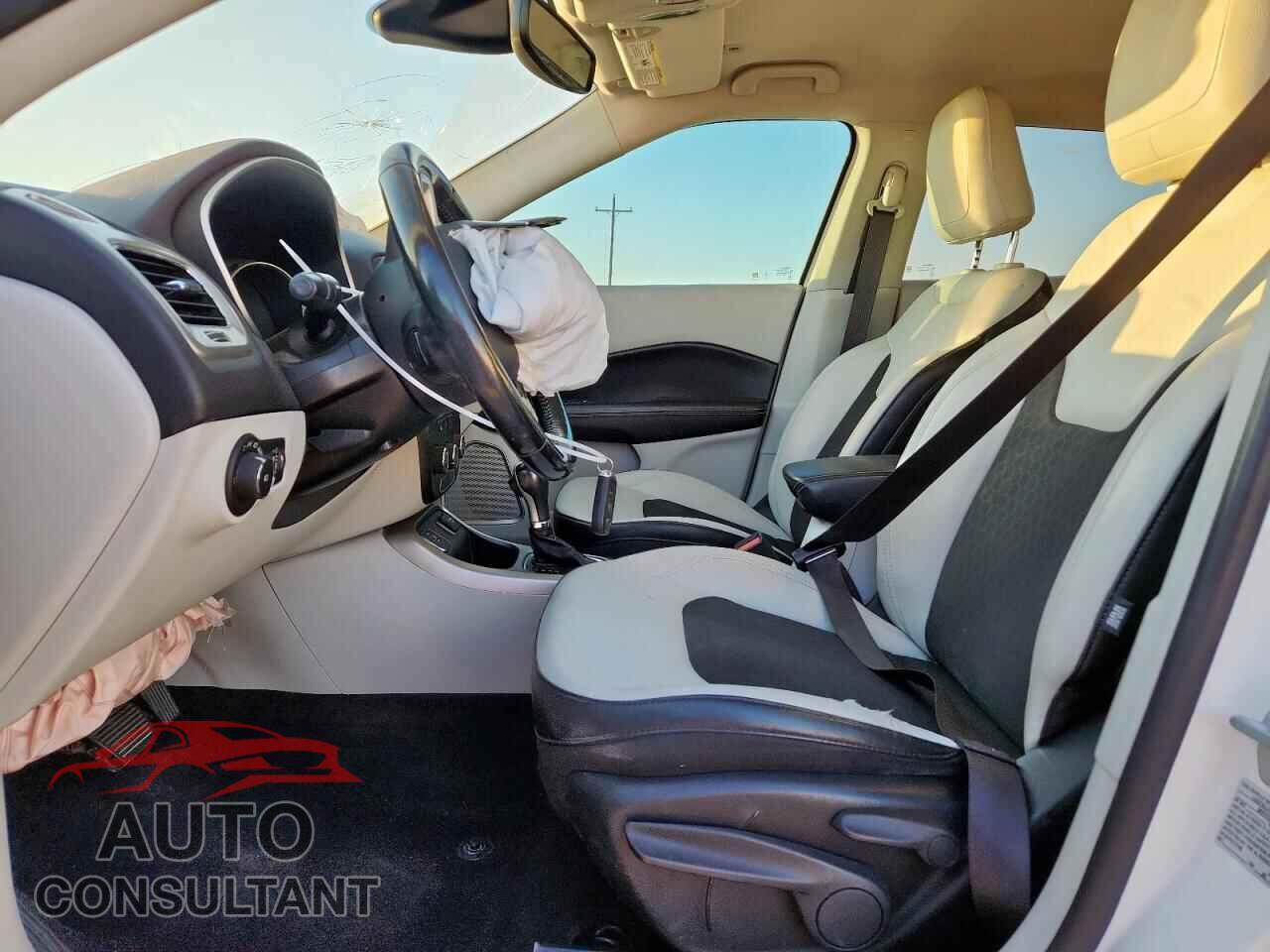 JEEP COMPASS 2018 - 3C4NJCBB7JT467777