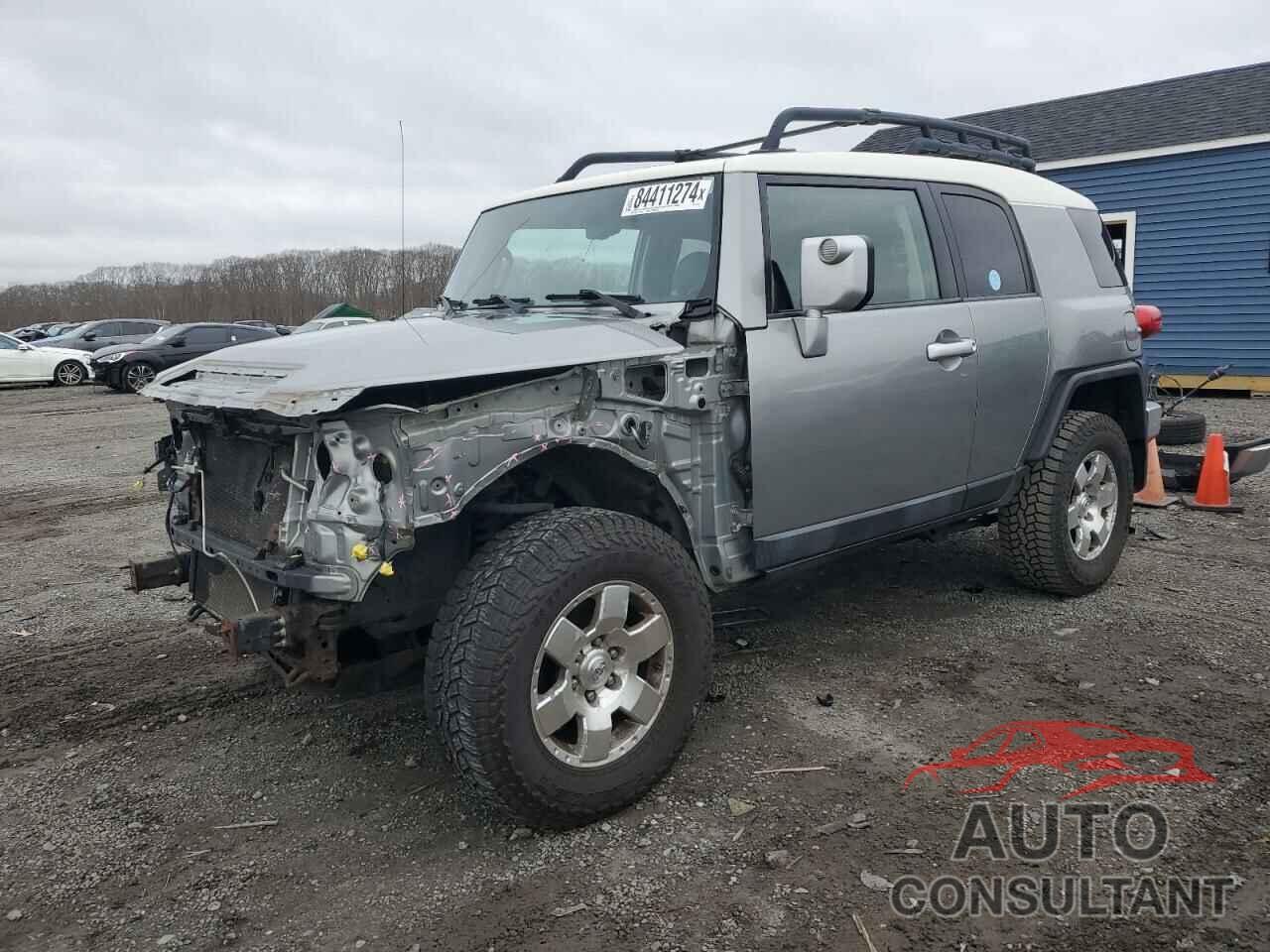 TOYOTA FJ CRUISER 2010 - JTEBU4BF7AK071817