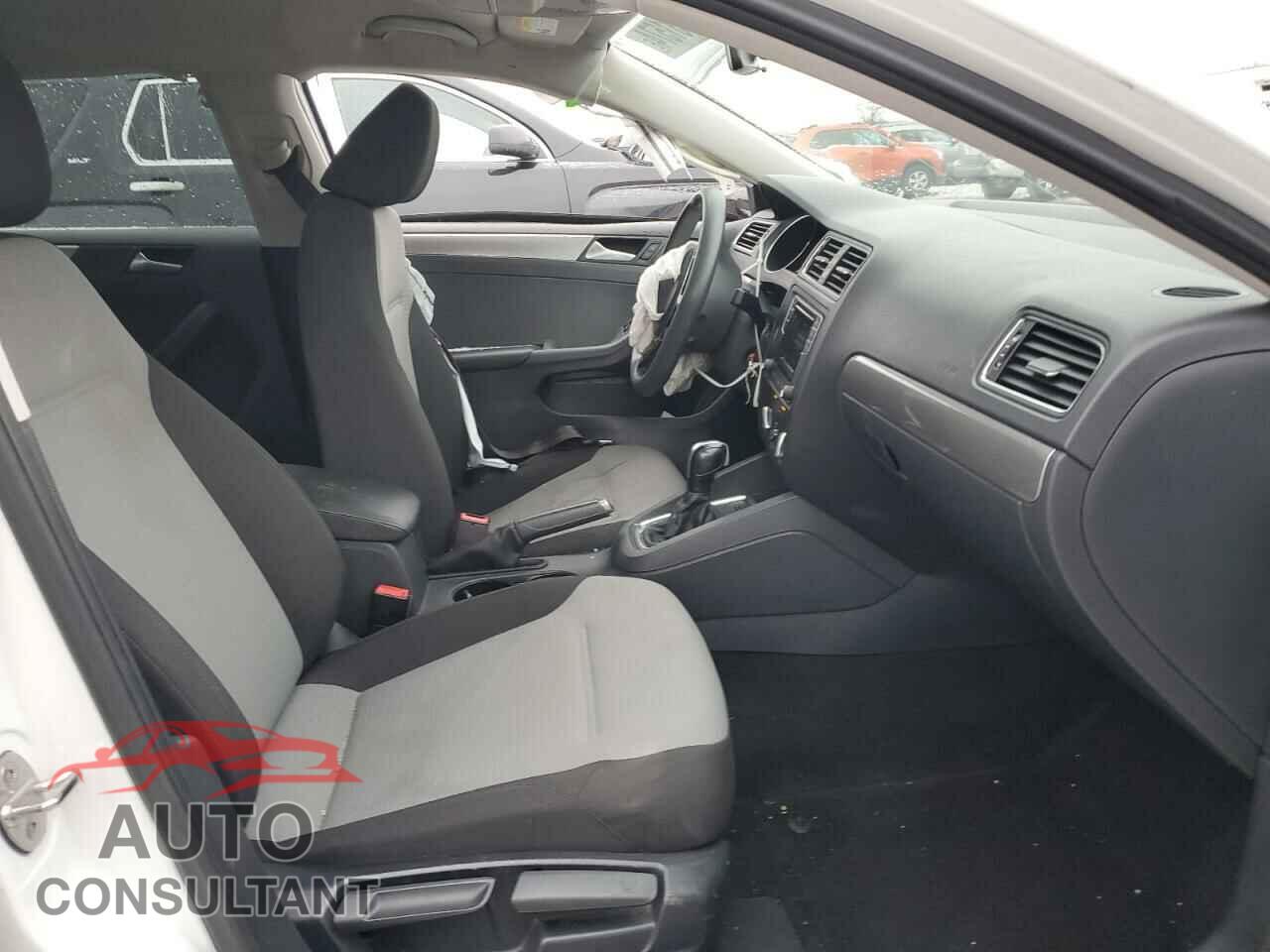VOLKSWAGEN JETTA 2017 - 3VW2B7AJ1HM213919