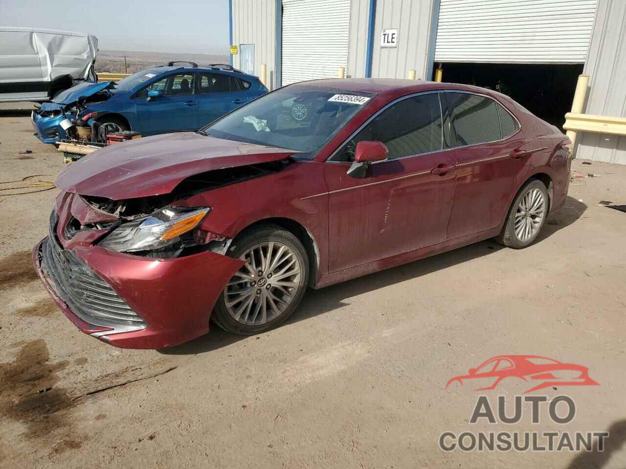 TOYOTA CAMRY 2018 - 4T1B11HK0JU506127