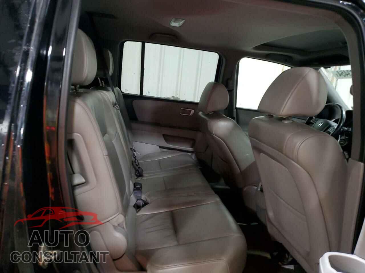 HONDA PILOT 2014 - 5FNYF4H58EB020000