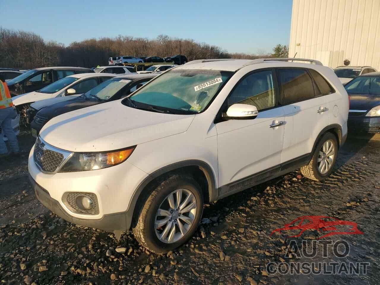 KIA SORENTO 2011 - 5XYKU4A14BG085482