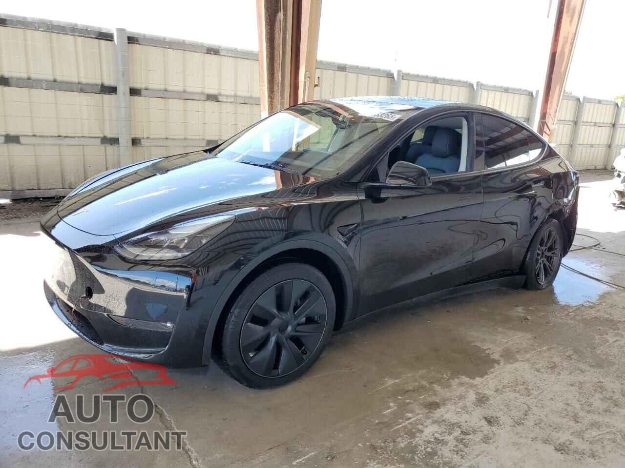 TESLA MODEL Y 2024 - 7SAYGAEE2RF212375