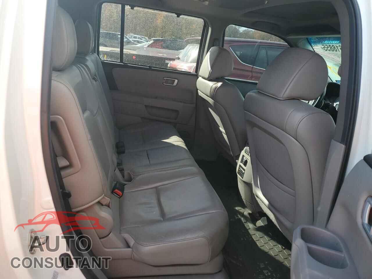 HONDA PILOT 2012 - 5FNYF4H92CB018131