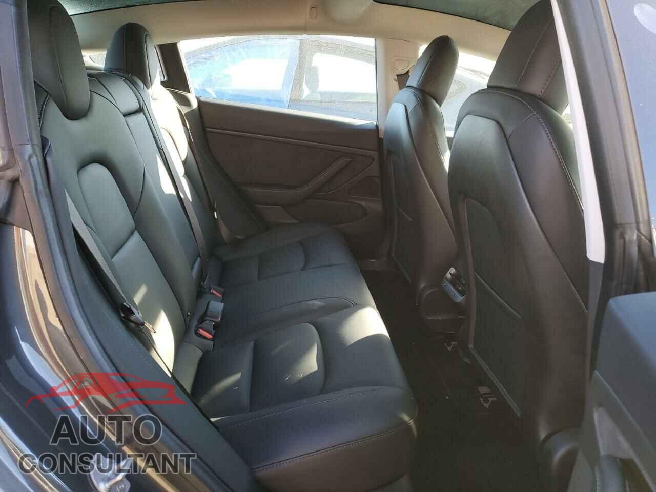 TESLA MODEL 3 2018 - 5YJ3E1EB2JF084789