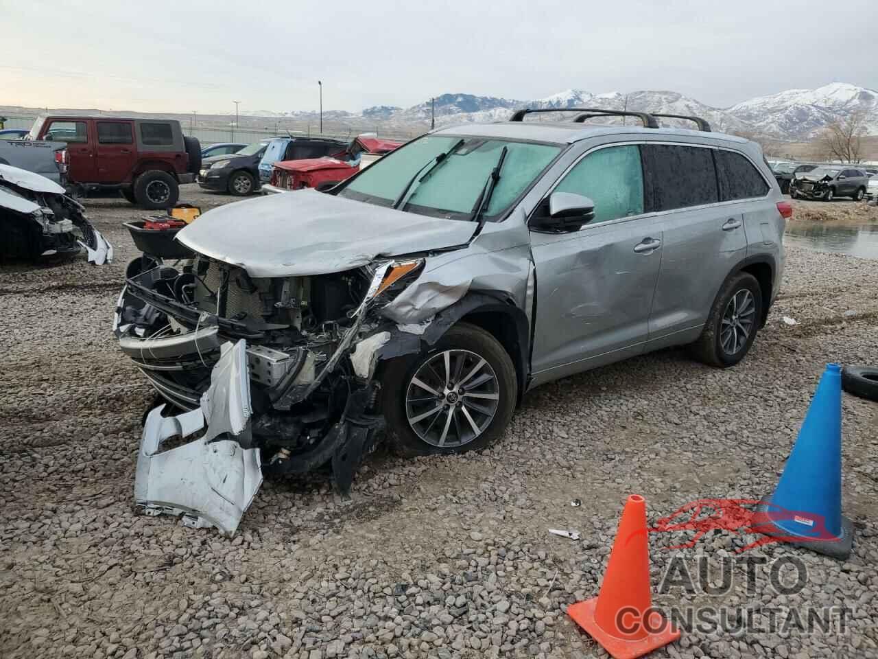 TOYOTA HIGHLANDER 2018 - 5TDKZRFH2JS547219