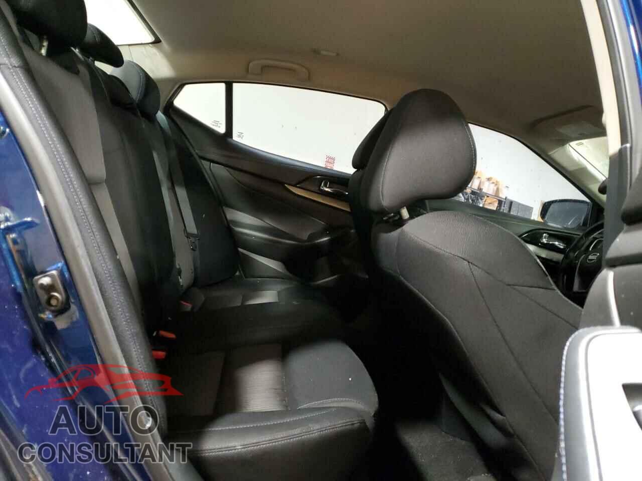 NISSAN MAXIMA 2017 - 1N4AA6AP1HC423699