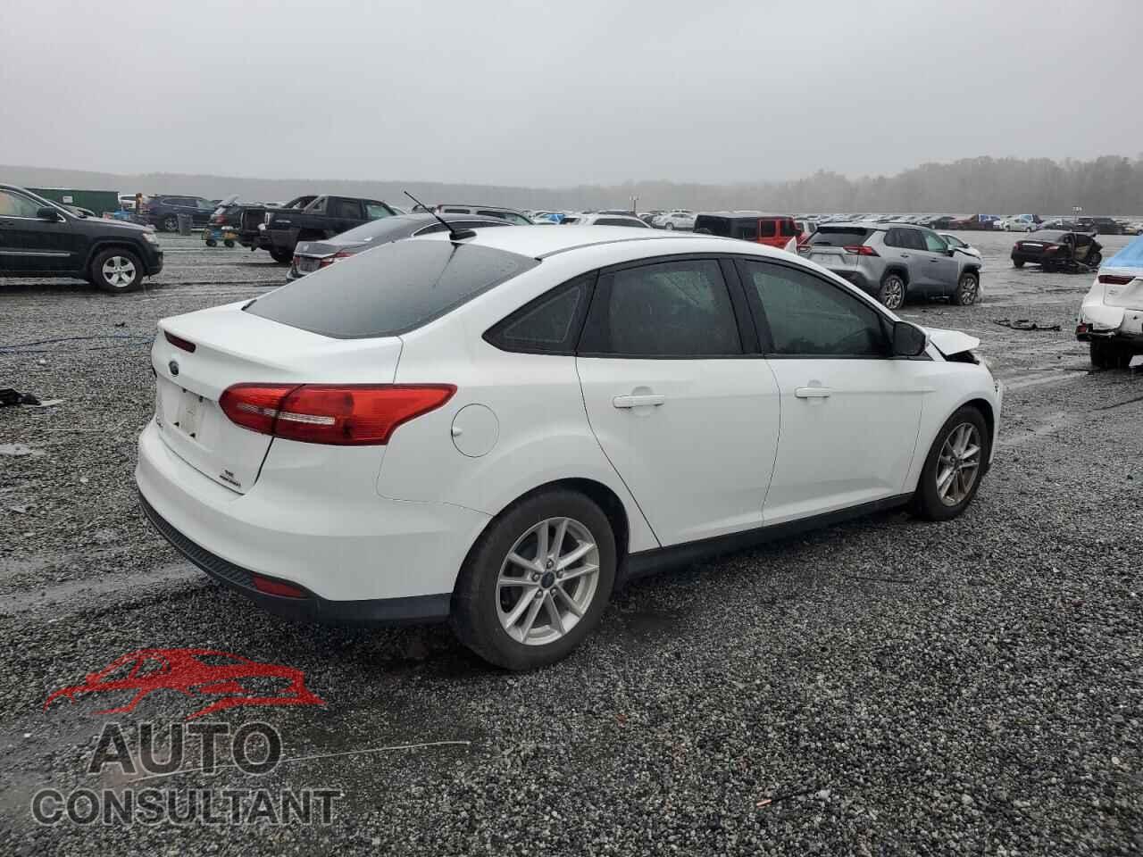 FORD FOCUS 2015 - 1FADP3F28FL214870