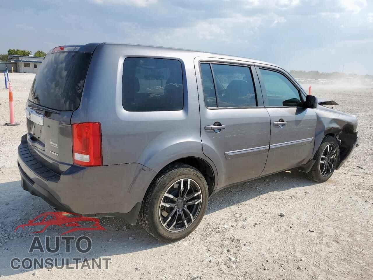 HONDA PILOT 2015 - 5FNYF3H30FB027520