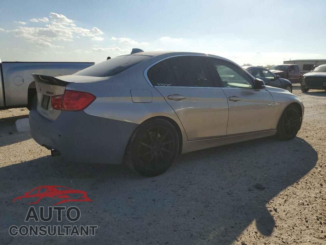 BMW 3 SERIES 2013 - WBA3B9C5XDF587732