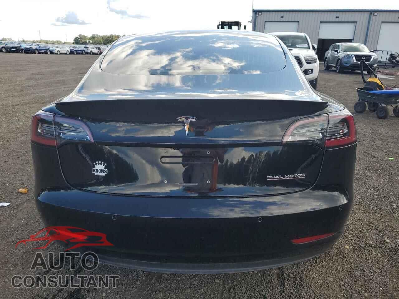 TESLA MODEL 3 2018 - 5YJ3E1EBXJF074043