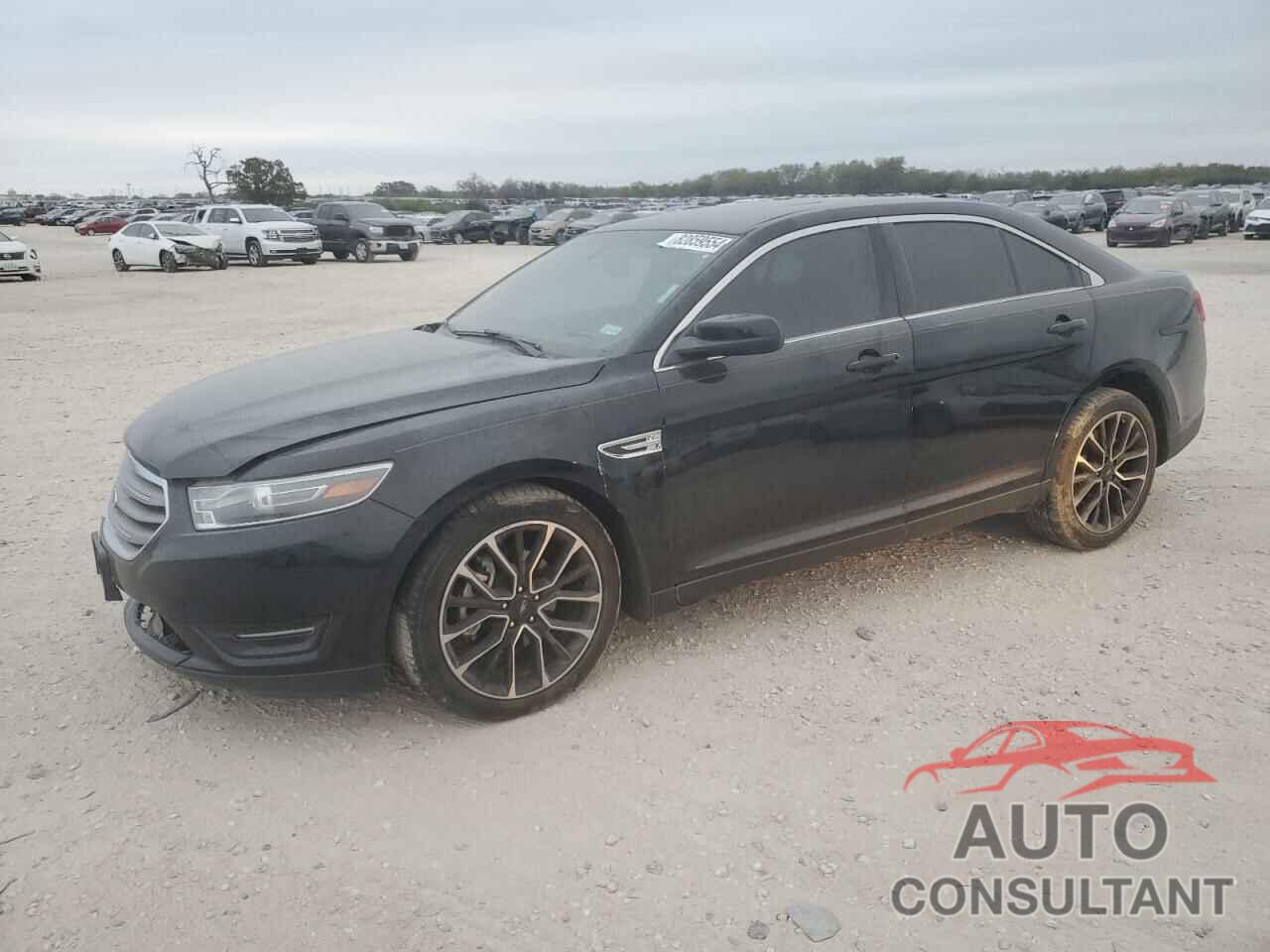 FORD TAURUS 2018 - 1FAHP2E80JG116872