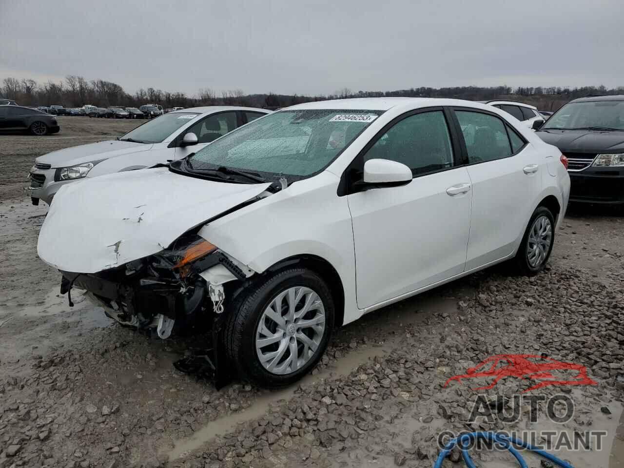 TOYOTA COROLLA 2018 - 5YFBURHE6JP855083