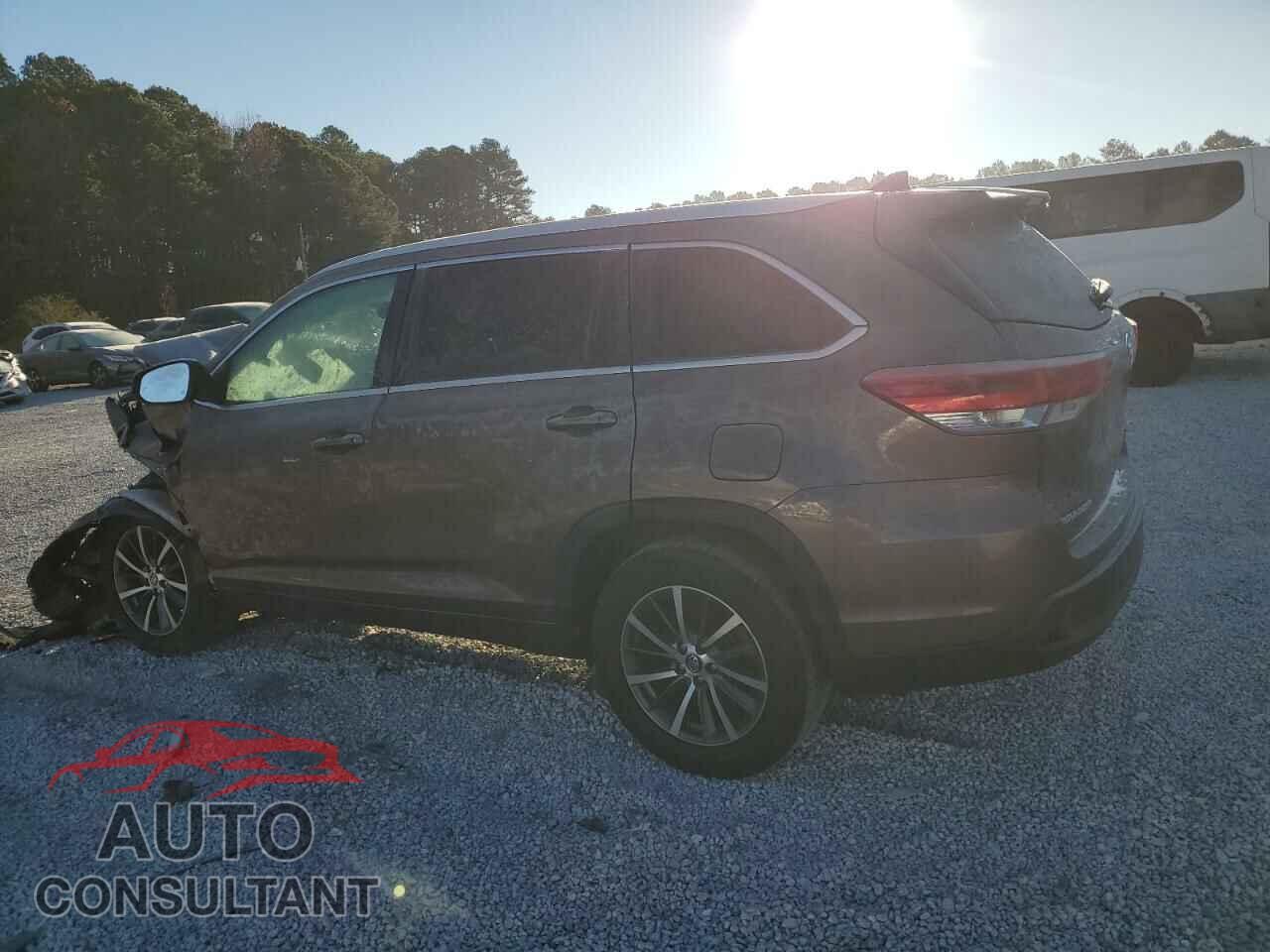 TOYOTA HIGHLANDER 2017 - 5TDKZRFH3HS190465