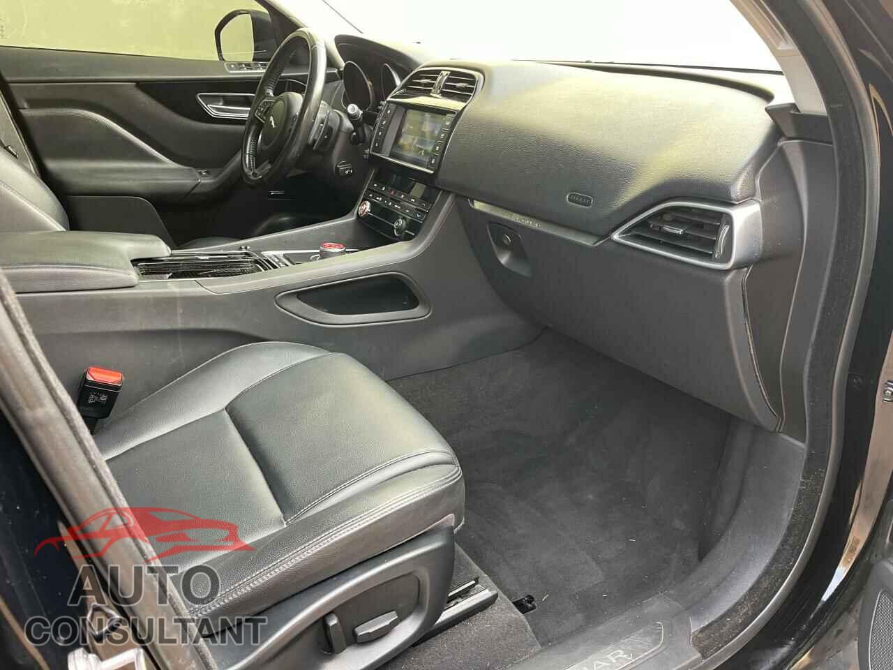 JAGUAR F-PACE 2018 - SADCS2FX5JA280053