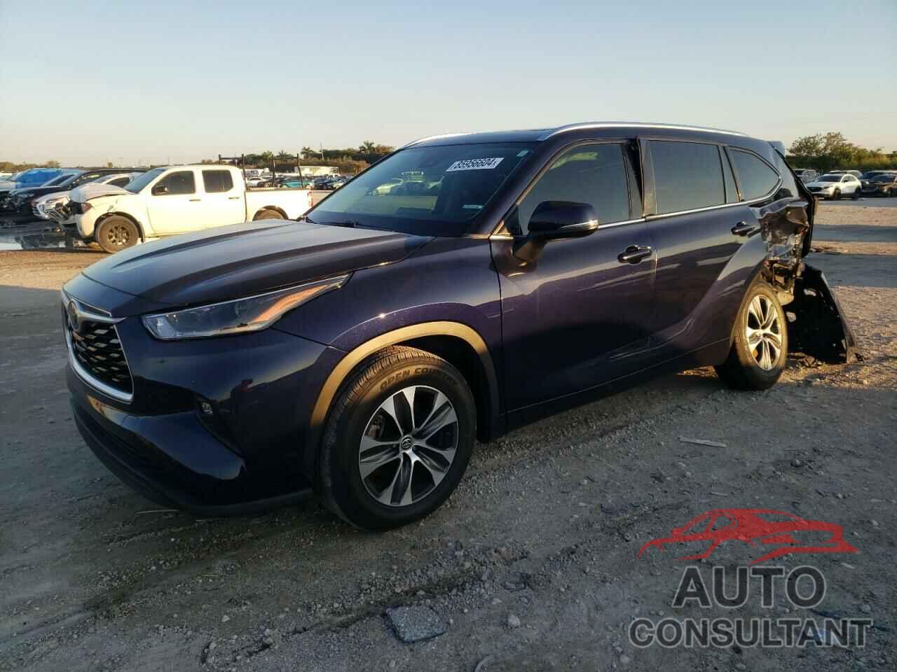 TOYOTA HIGHLANDER 2021 - 5TDGZRAHXMS518164
