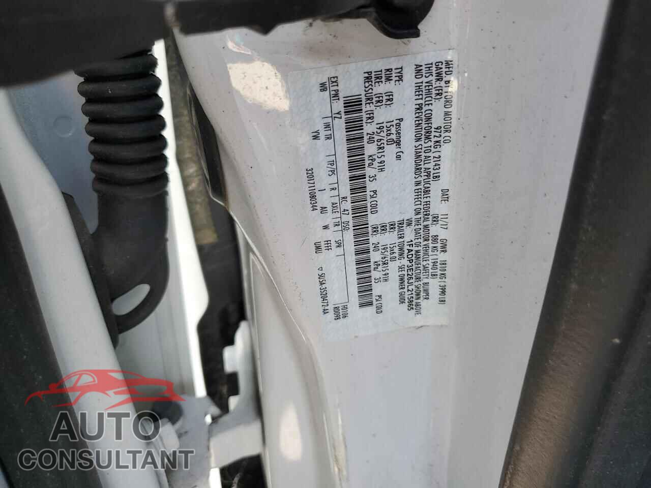 FORD FOCUS 2018 - 1FADP3E26JL215865