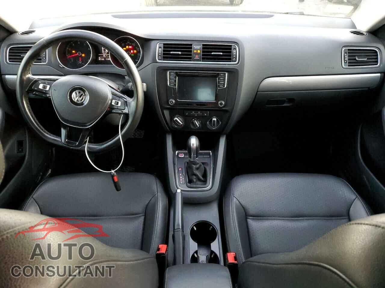VOLKSWAGEN JETTA 2017 - 3VWDB7AJ4HM320343