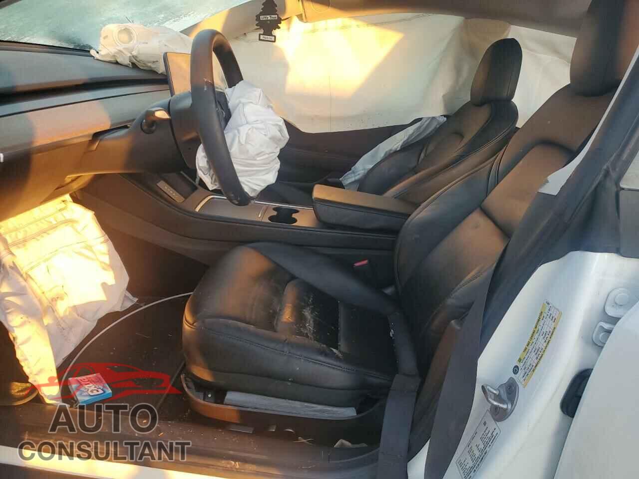 TESLA MODEL 3 2021 - 5YJ3E1EA0MF013697
