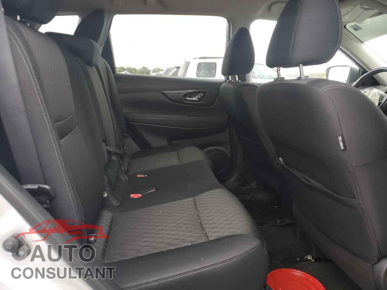 NISSAN ROGUE 2017 - KNMAT2MTXHP557495