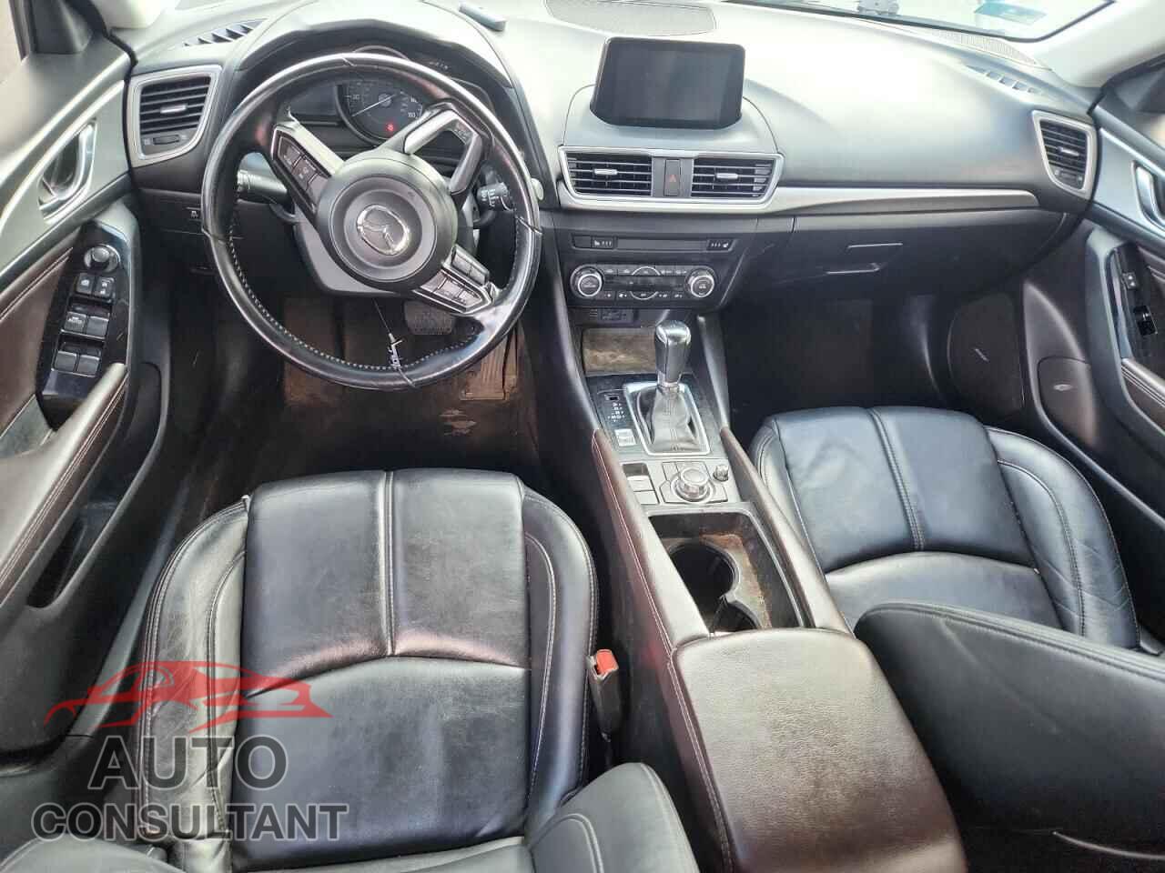 MAZDA 3 2018 - 3MZBN1V36JM199862