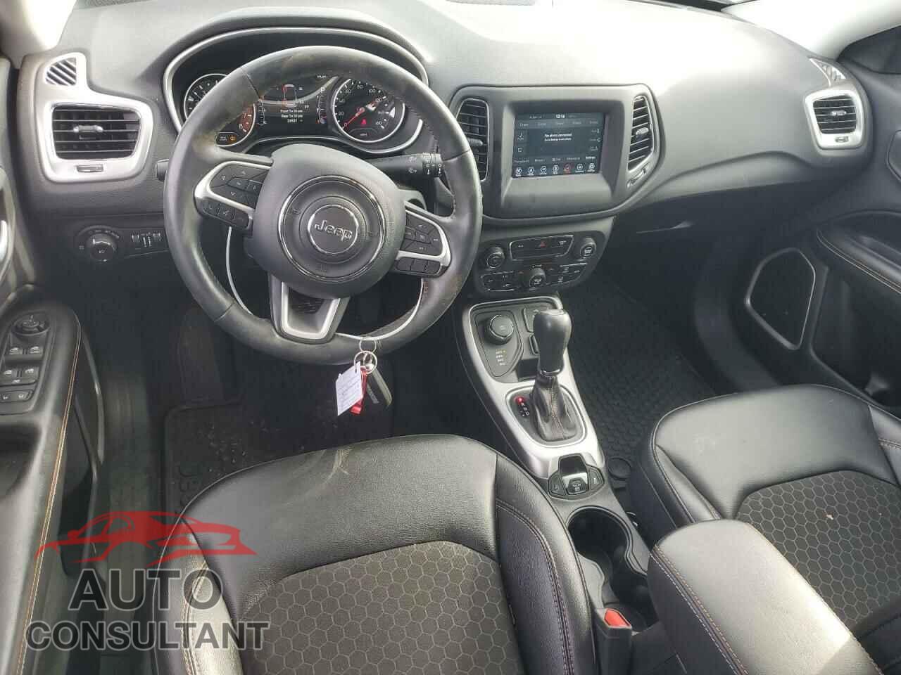 JEEP COMPASS 2018 - 3C4NJDBB2JT345110