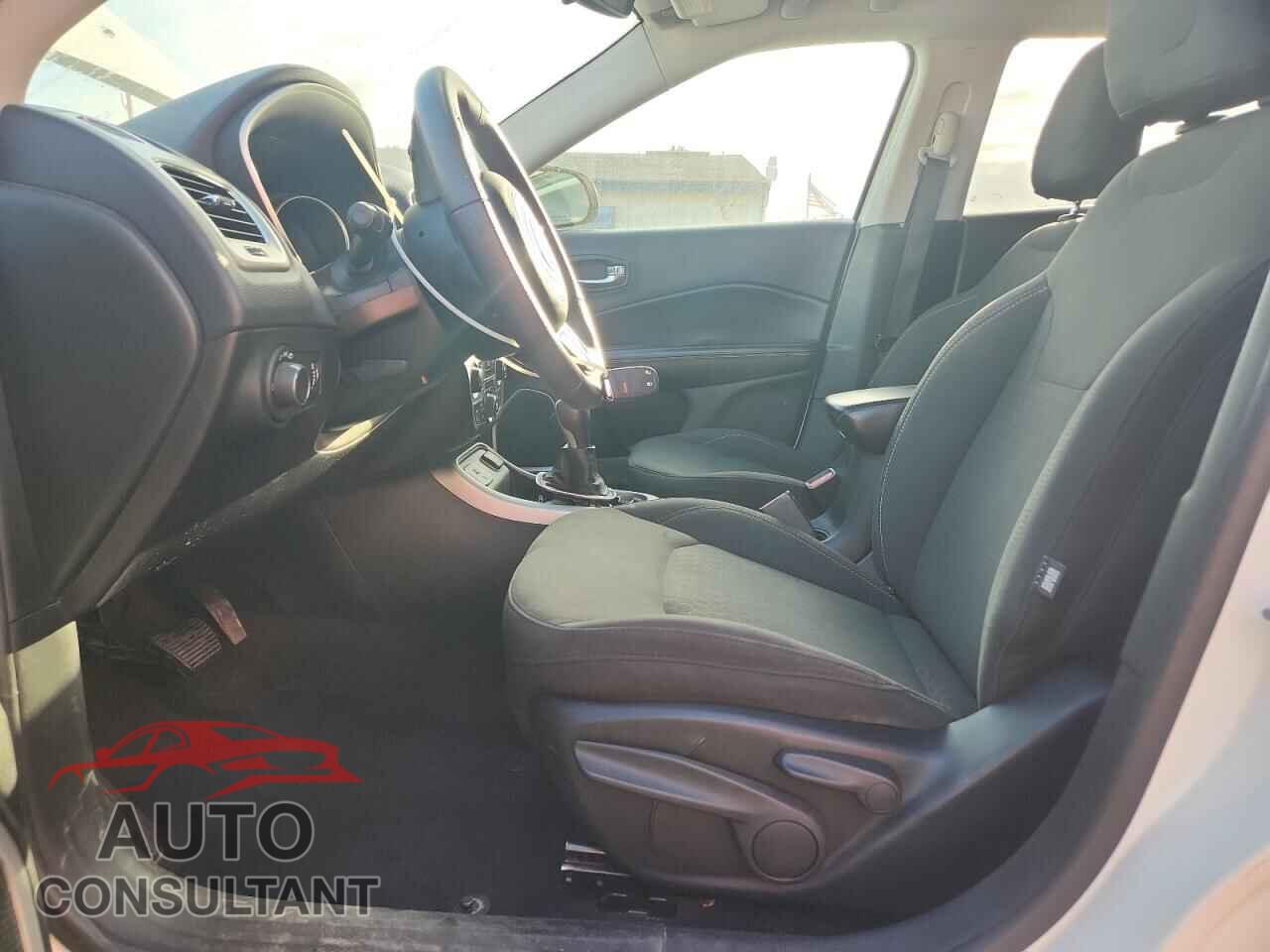 JEEP COMPASS 2019 - 3C4NJCAB5KT743778
