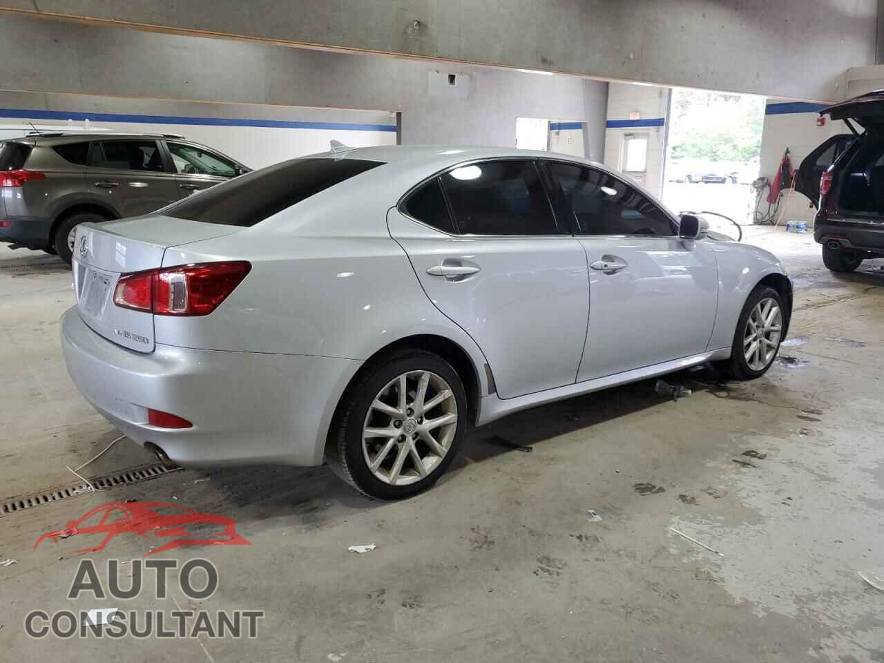 LEXUS IS 2013 - JTHCF5C27D5062167