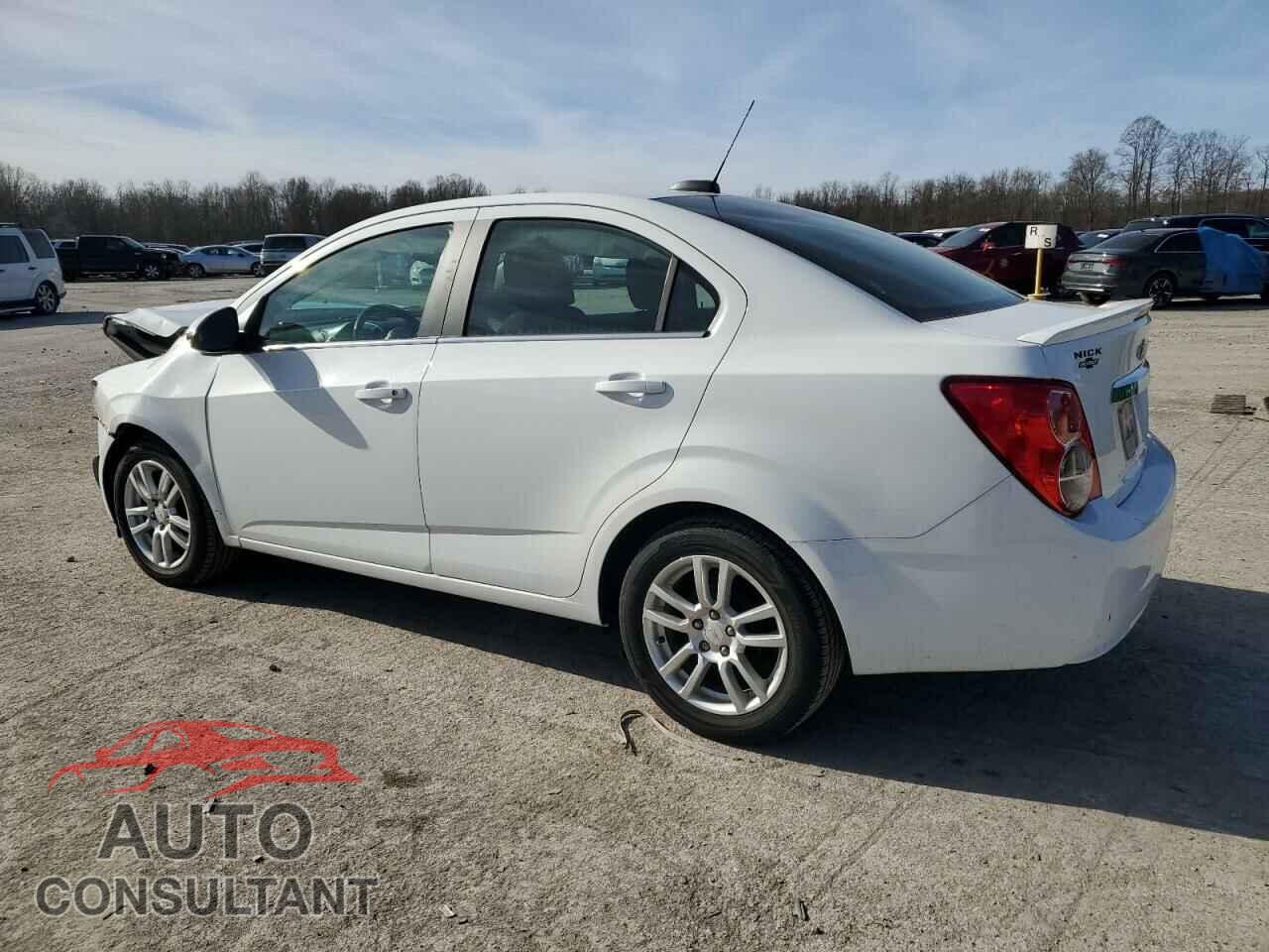 CHEVROLET SONIC 2015 - 1G1JC5SG4F4220237