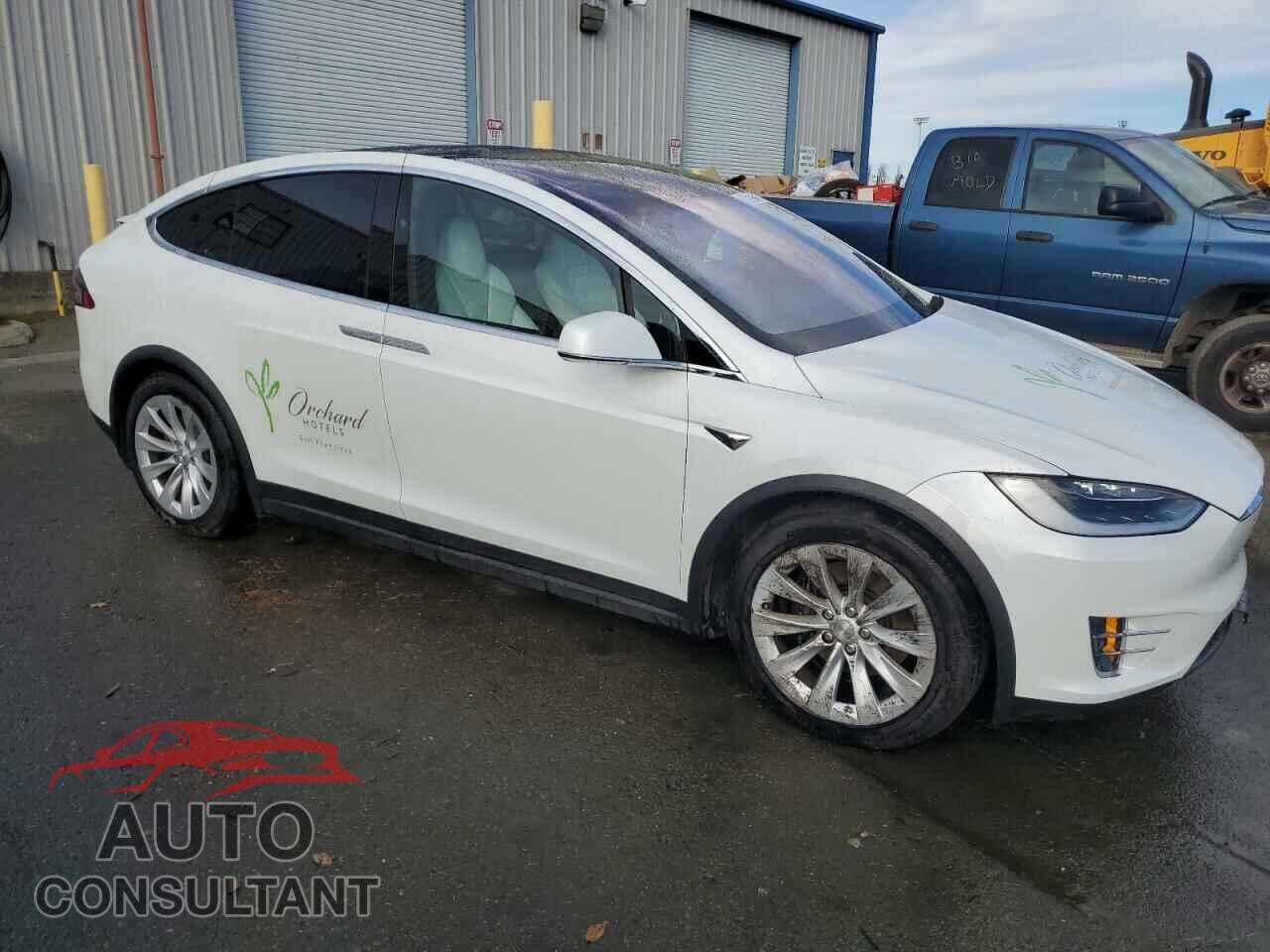 TESLA MODEL X 2018 - 5YJXCDE2XJF125937
